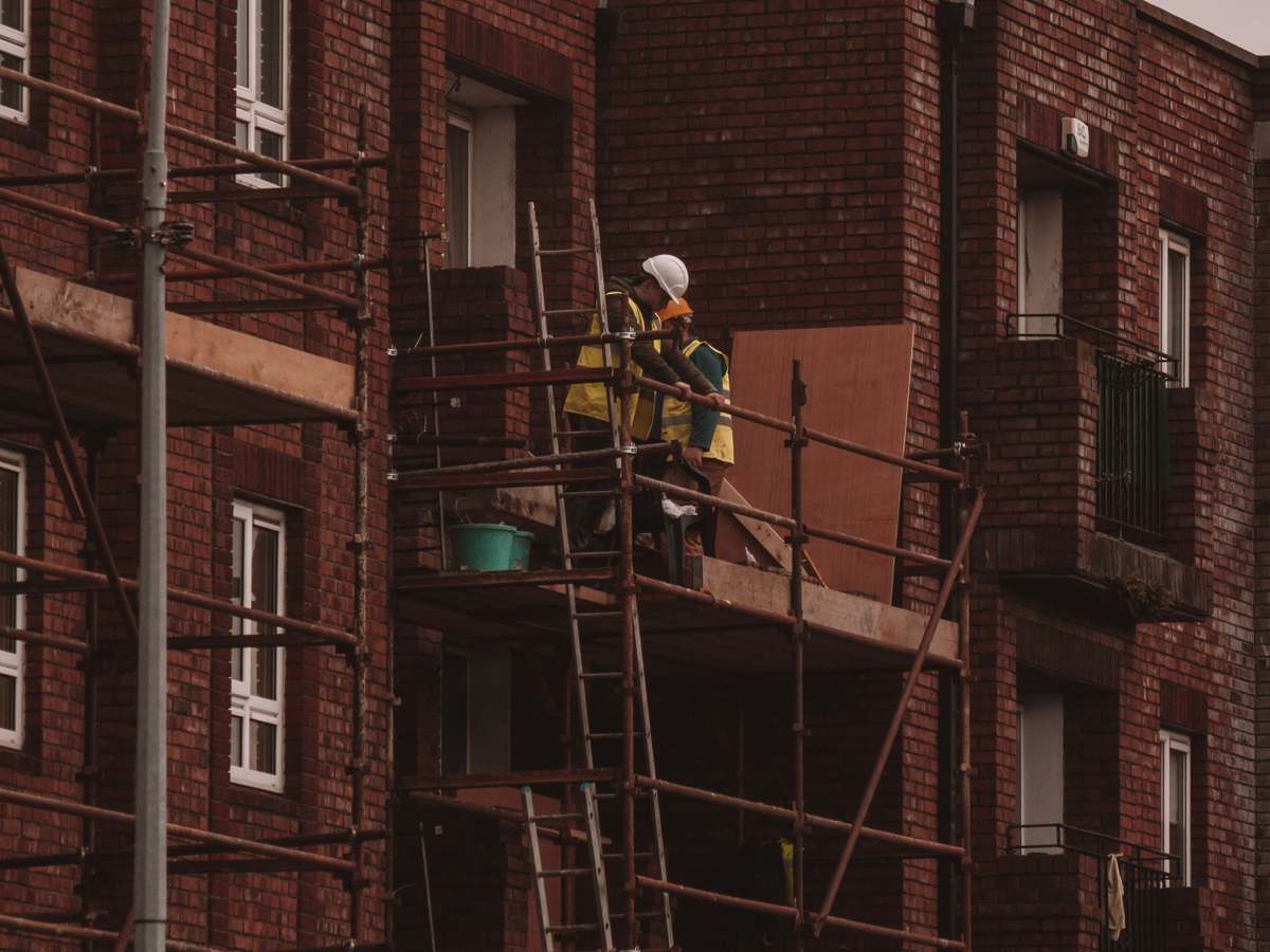 Scaffolder clipped on at eaves height in Youghal